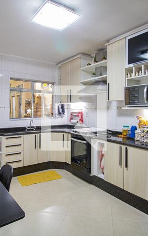 Casa à venda com 130m², 3 quartos e 2 vagas Casa à venda com 130m², 3 quartos e 2 vagasCozinha