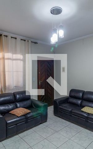 Casa à venda com 94m², 3 quartos e 3 vagas Casa à venda com 94m², 3 quartos e 3 vagasSala