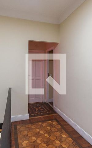 Casa à venda com 200m², 3 quartos e 4 vagasHall