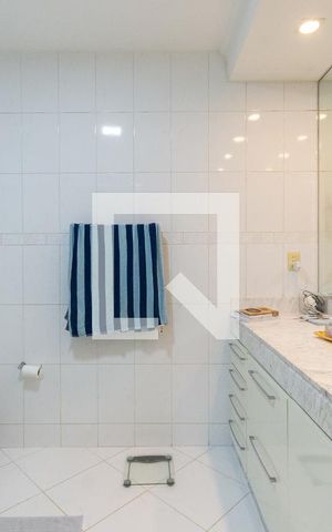 Casa à venda com 200m², 3 quartos e 4 vagasBanheiro Suíte