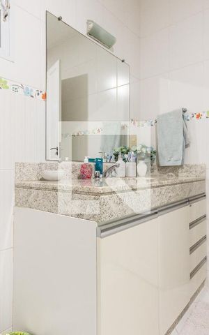 Casa à venda com 200m², 3 quartos e 4 vagasBanheiro