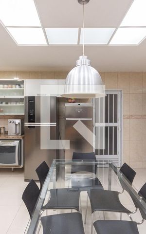 Casa à venda com 200m², 3 quartos e 4 vagasCozinha