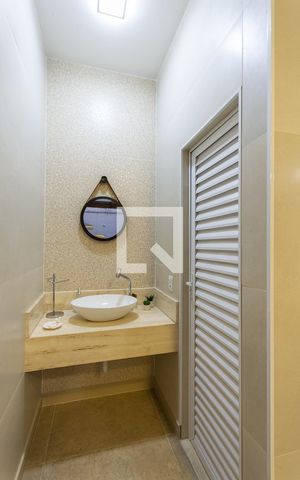 Casa à venda com 200m², 3 quartos e 4 vagasBanheiro Área externa