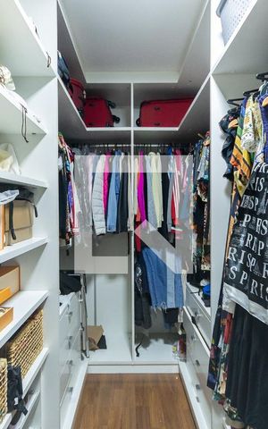 Casa à venda com 200m², 3 quartos e 4 vagasCloset Suíte