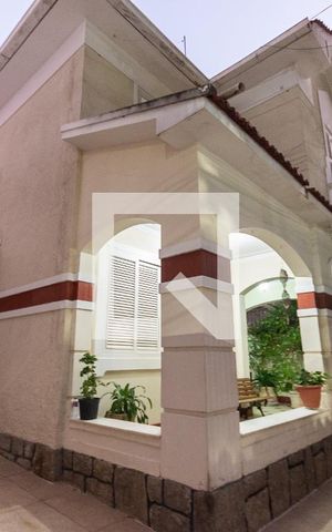 Casa à venda com 200m², 3 quartos e 4 vagasFachada