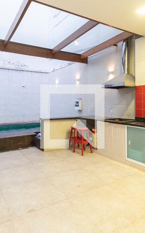 Casa à venda com 200m², 3 quartos e 4 vagasÁrea externa