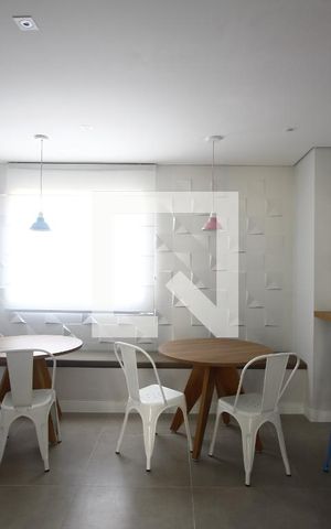 Apartamento para alugar com 38m², 2 quartos e sem vagaÁrea comum