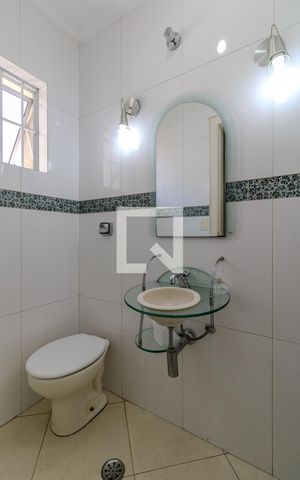 Casa à venda com 800m², 4 quartos e 2 vagas Casa à venda com 800m², 4 quartos e 2 vagasBanheiro Social 2