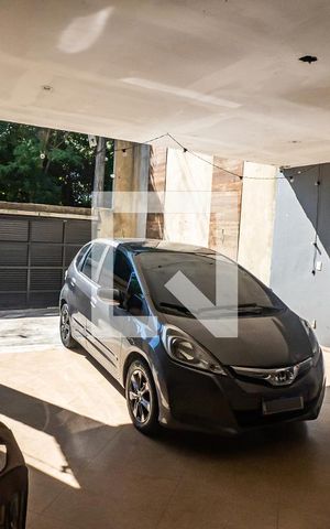 Casa à venda com 390m², 5 quartos e 4 vagas Casa à venda com 390m², 5 quartos e 4 vagasGaragem