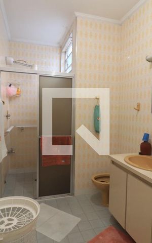 Casa à venda com 200m², 3 quartos e 2 vagasBanheiro