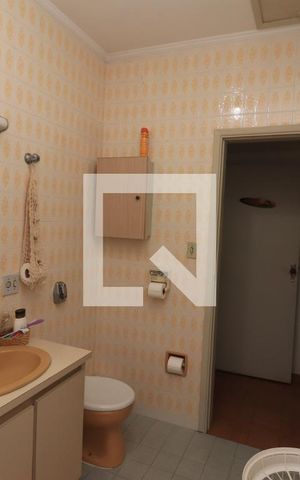 Casa à venda com 200m², 3 quartos e 2 vagasBanheiro