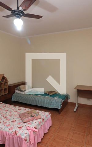 Casa à venda com 200m², 3 quartos e 2 vagasQuarto 1