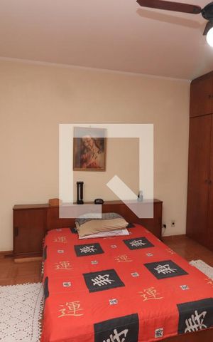 Casa à venda com 200m², 3 quartos e 2 vagasQuarto Suíte