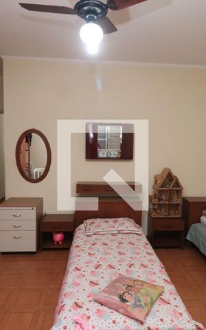 Casa à venda com 200m², 3 quartos e 2 vagasQuarto 1