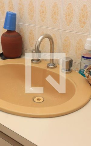 Casa à venda com 200m², 3 quartos e 2 vagasBanheiro