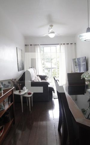 Apartamento à venda com 57m², 2 quartos e 1 vaga Apartamento à venda com 57m², 2 quartos e 1 vagaSala