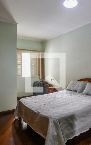 Casa à venda com 275m², 4 quartos e 3 vagasQuarto Suíte