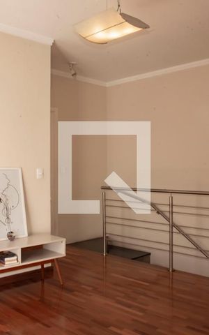 Casa à venda com 240m², 3 quartos e 3 vagas Casa à venda com 240m², 3 quartos e 3 vagasAntessala do 2° Piso