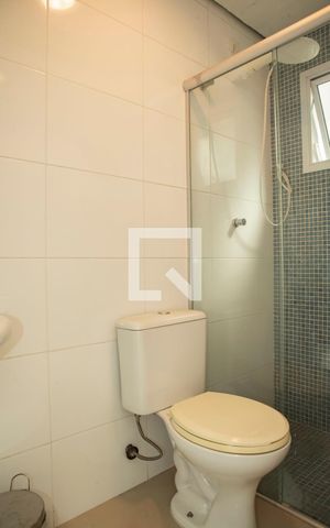 Casa à venda com 240m², 3 quartos e 3 vagas Casa à venda com 240m², 3 quartos e 3 vagasBanheiro da Suíte 2