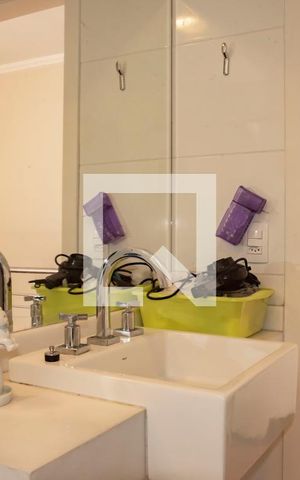Casa à venda com 240m², 3 quartos e 3 vagas Casa à venda com 240m², 3 quartos e 3 vagasBanheiro