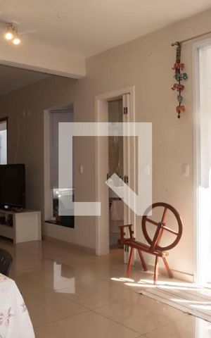 Casa à venda com 240m², 3 quartos e 3 vagas Casa à venda com 240m², 3 quartos e 3 vagasCopa