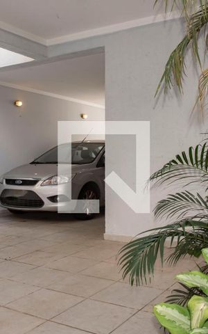 Casa à venda com 240m², 3 quartos e 3 vagas Casa à venda com 240m², 3 quartos e 3 vagasGaragem