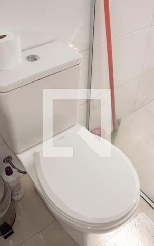 Casa à venda com 240m², 3 quartos e 3 vagas Casa à venda com 240m², 3 quartos e 3 vagasBanheiro da Suíte 1