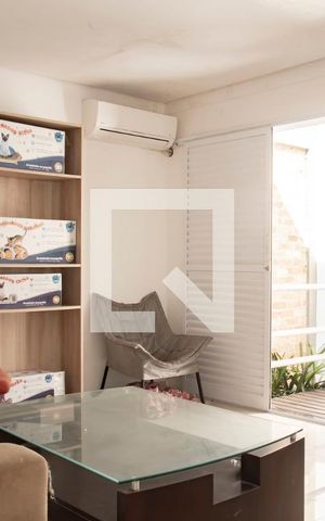 Casa à venda com 240m², 3 quartos e 3 vagas Casa à venda com 240m², 3 quartos e 3 vagasSuíte 2