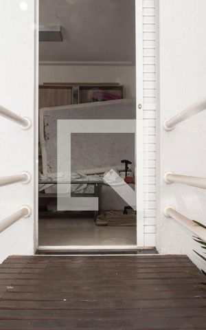 Casa à venda com 240m², 3 quartos e 3 vagas Casa à venda com 240m², 3 quartos e 3 vagasAcesso à Suíte 2