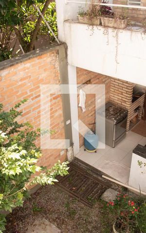 Casa à venda com 240m², 3 quartos e 3 vagas Casa à venda com 240m², 3 quartos e 3 vagasVista do Quarto
