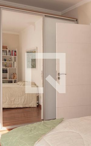 Casa à venda com 240m², 3 quartos e 3 vagas Casa à venda com 240m², 3 quartos e 3 vagasQuarto