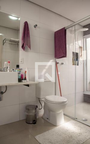 Casa à venda com 240m², 3 quartos e 3 vagas Casa à venda com 240m², 3 quartos e 3 vagasBanheiro da Suíte 1