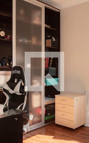 Casa à venda com 240m², 3 quartos e 3 vagas Casa à venda com 240m², 3 quartos e 3 vagasEscritório