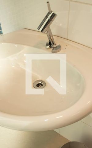 Casa à venda com 240m², 3 quartos e 3 vagas Casa à venda com 240m², 3 quartos e 3 vagasBanheiro da Suíte 2