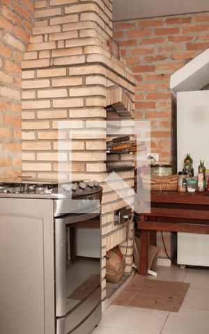 Casa à venda com 240m², 3 quartos e 3 vagas Casa à venda com 240m², 3 quartos e 3 vagasÁrea de lazer - Churrasqueira