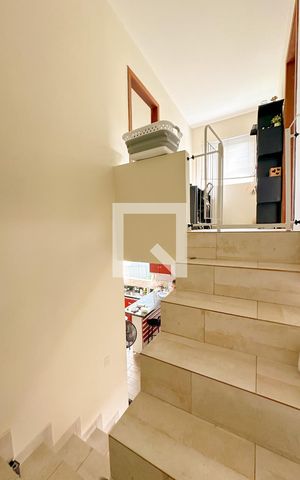 Casa para alugar com 103m², 3 quartos e 1 vagaEscada
