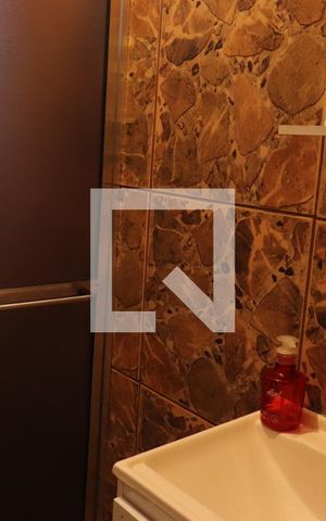 Casa à venda com 272m², 4 quartos e 4 vagasBanheiro 02