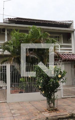 Casa à venda com 272m², 4 quartos e 4 vagasFachada