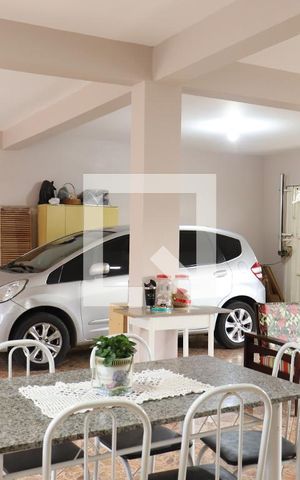 Casa à venda com 272m², 4 quartos e 4 vagasGaragem