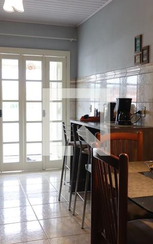 Casa à venda com 272m², 4 quartos e 4 vagasCozinha