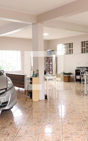 Casa à venda com 272m², 4 quartos e 4 vagasGaragem