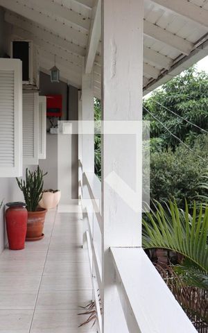 Casa à venda com 272m², 4 quartos e 4 vagasSacada