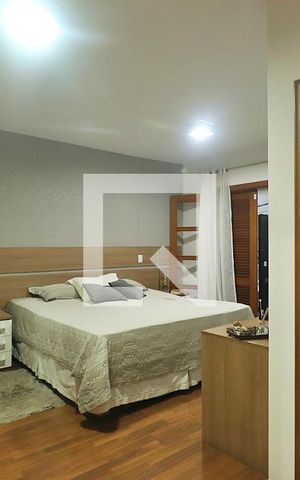 Casa à venda com 230m², 3 quartos e 3 vagasSuíte 1 - Quarto 1