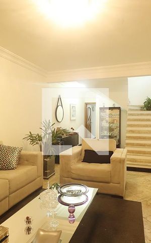 Casa à venda com 230m², 3 quartos e 3 vagasSala