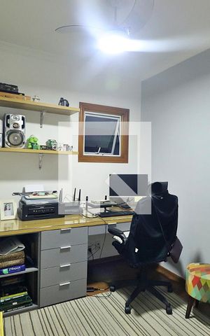 Casa à venda com 230m², 3 quartos e 3 vagasEscritório
