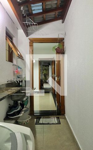 Casa à venda com 230m², 3 quartos e 3 vagasÁrea de Serviço