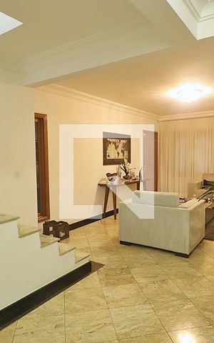 Casa à venda com 230m², 3 quartos e 3 vagasSala