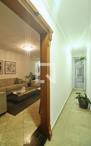 Casa à venda com 230m², 3 quartos e 3 vagasEntrada