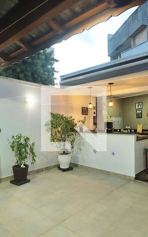 Casa à venda com 230m², 3 quartos e 3 vagasQuintal