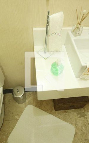 Casa à venda com 230m², 3 quartos e 3 vagasLavabo